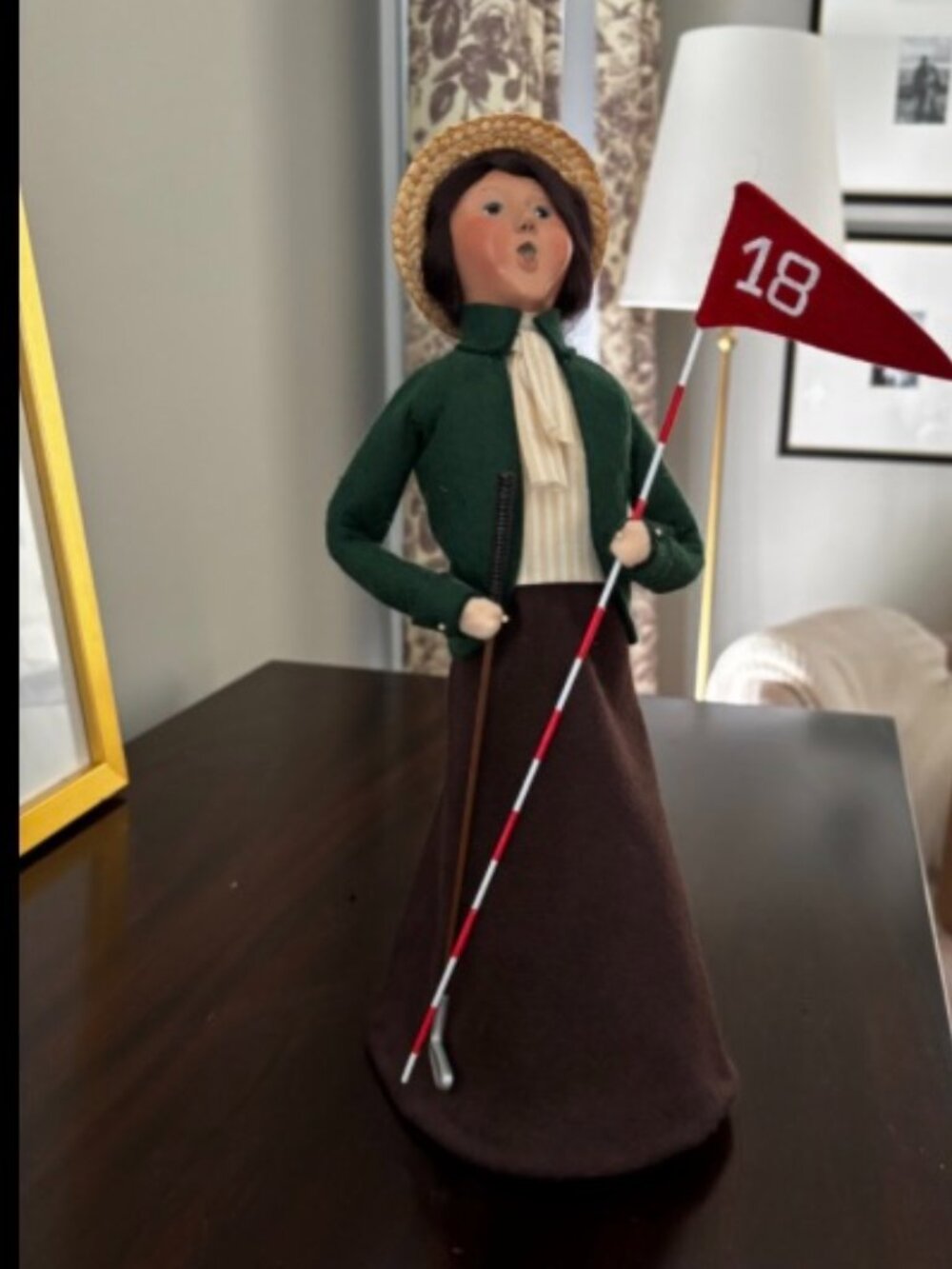 Byers’ Choice 2003 Woman Golfer Caroler 18th Hole Flag Retired